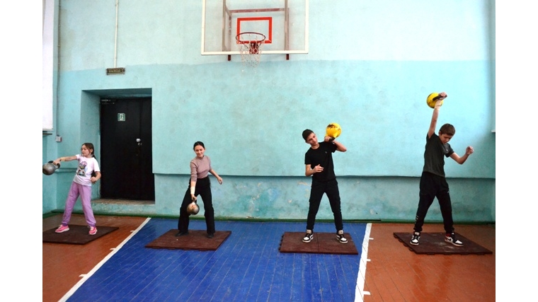 Соревнования по гиревому спорту среди школьников в зачет Спартакиады.